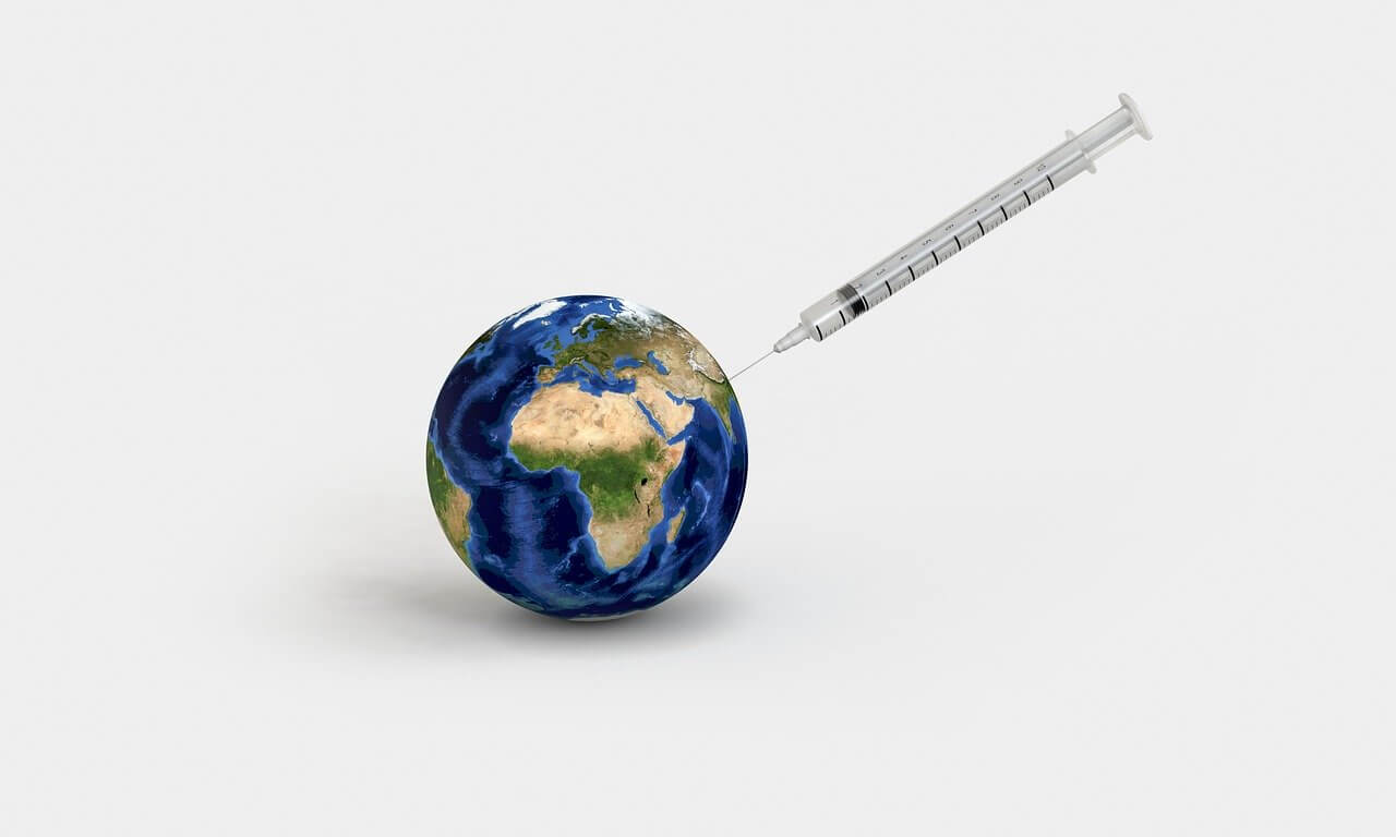 【ニュースコラム】米中ワクチン開発競争激化